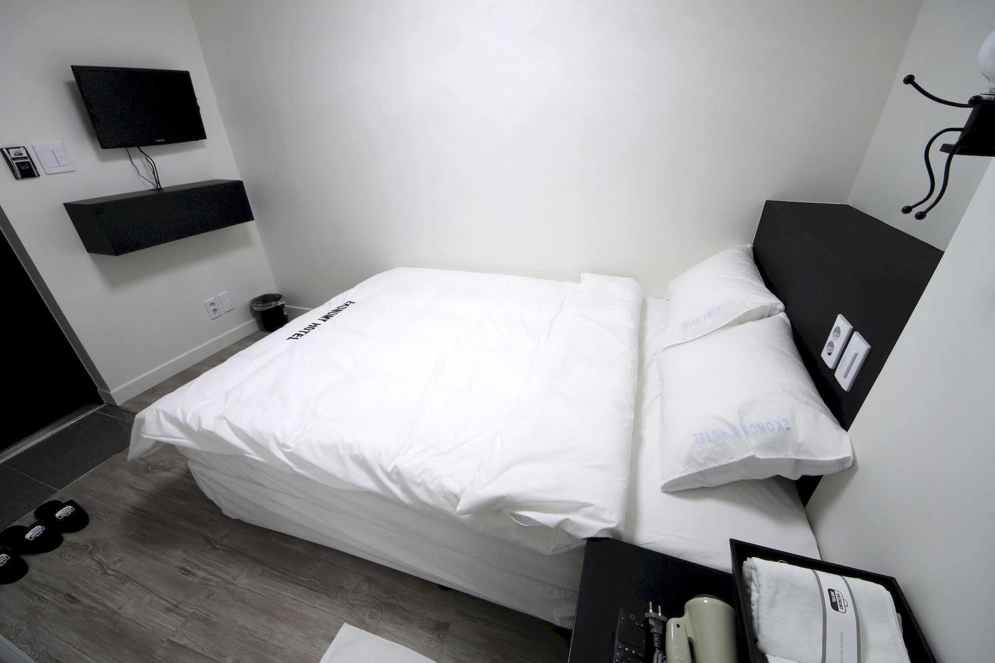 Ekonomy Hotel Dongdaemun Seul Exterior foto