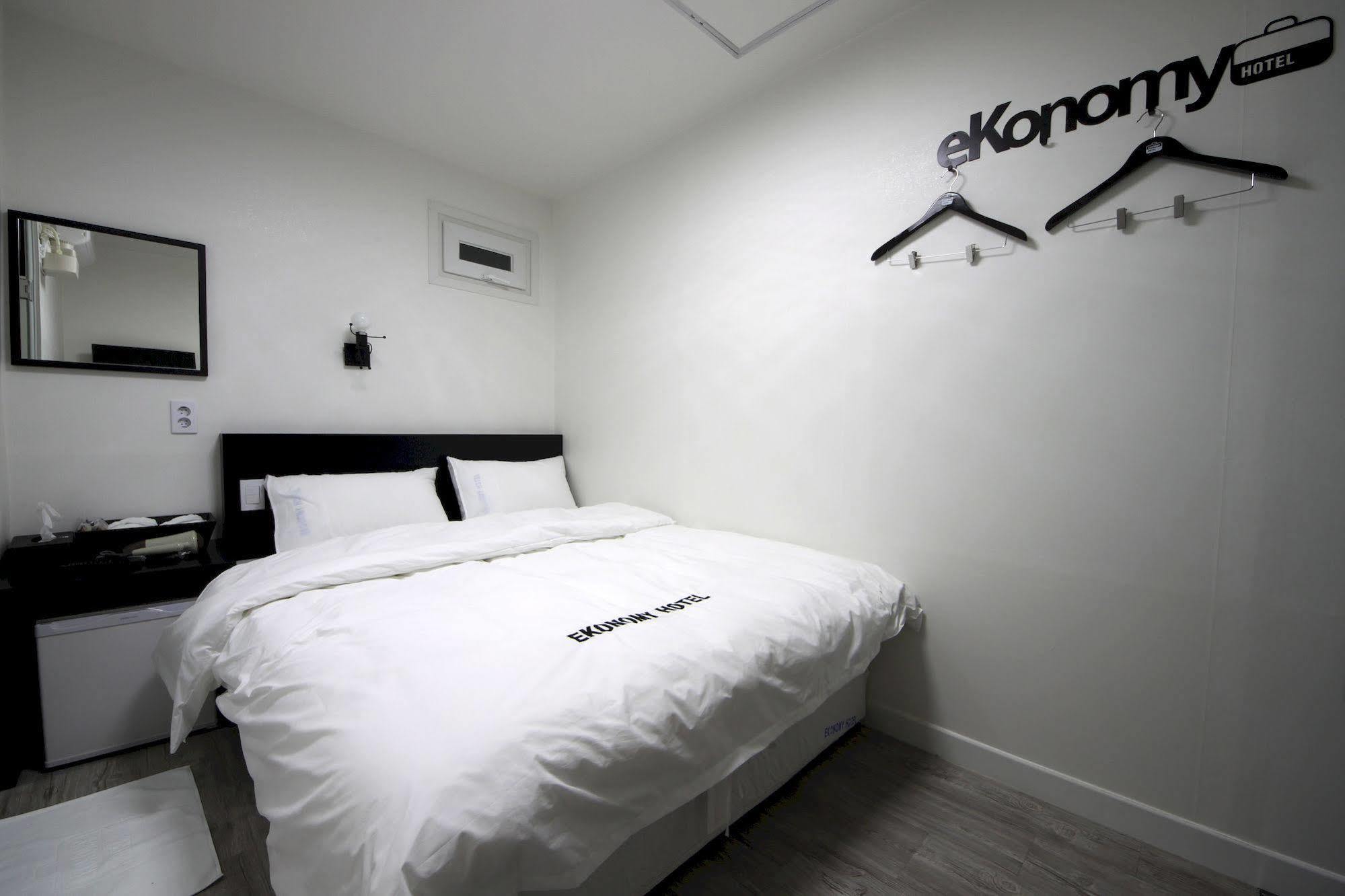 Ekonomy Hotel Dongdaemun Seul Exterior foto