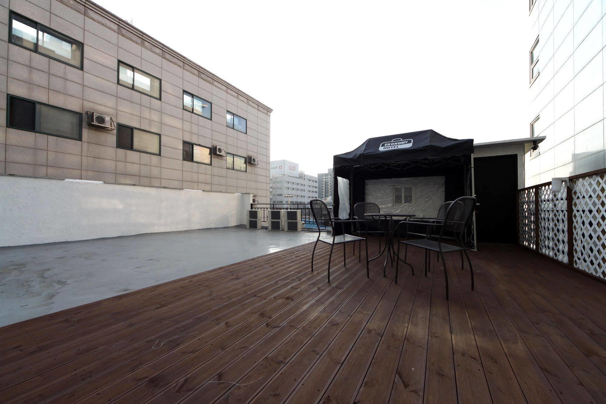 Ekonomy Hotel Dongdaemun Seul Exterior foto